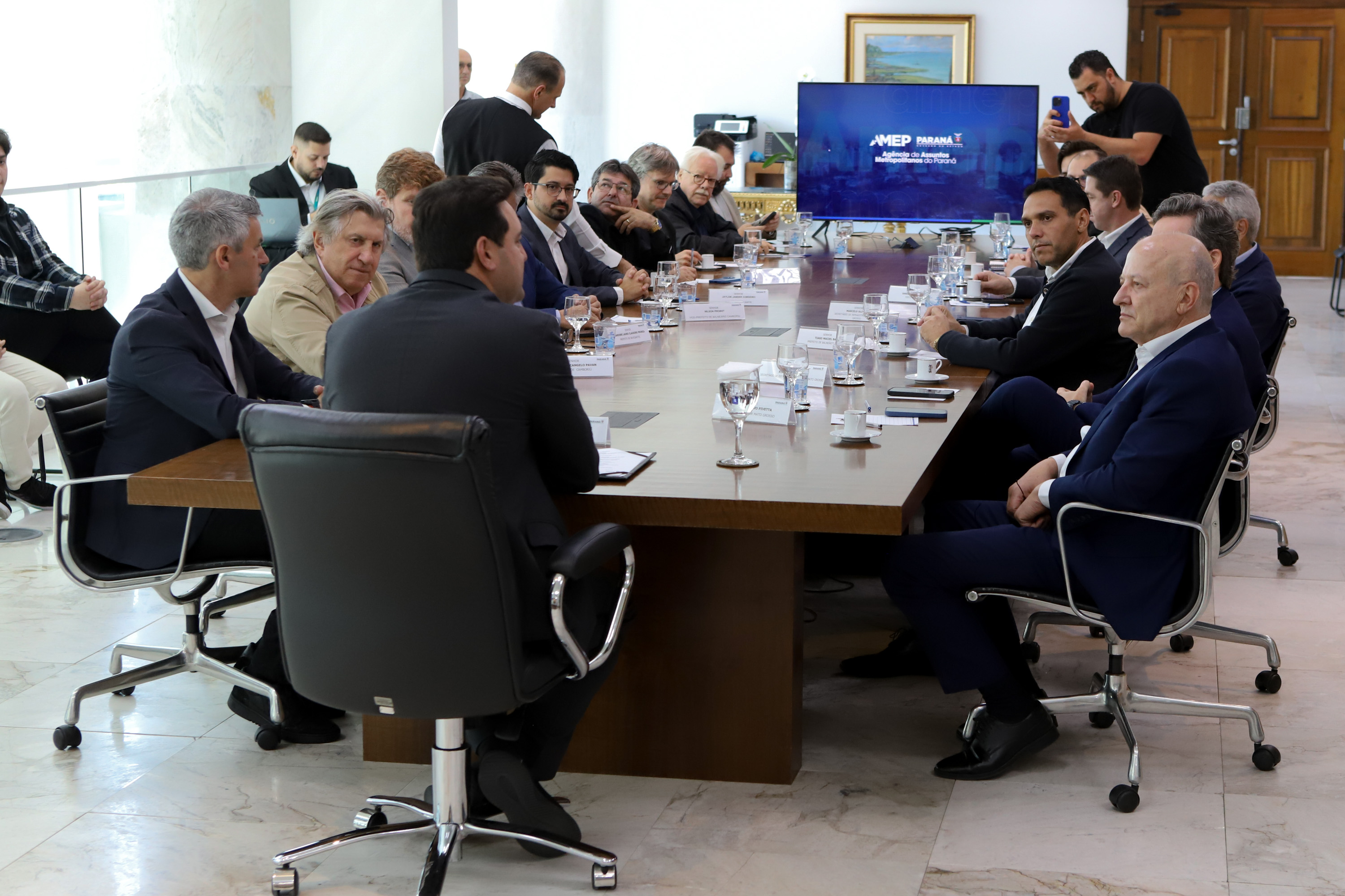 Ratinho Junior apresenta projeto inovador do transporte a prefeitos de Santa Catarina