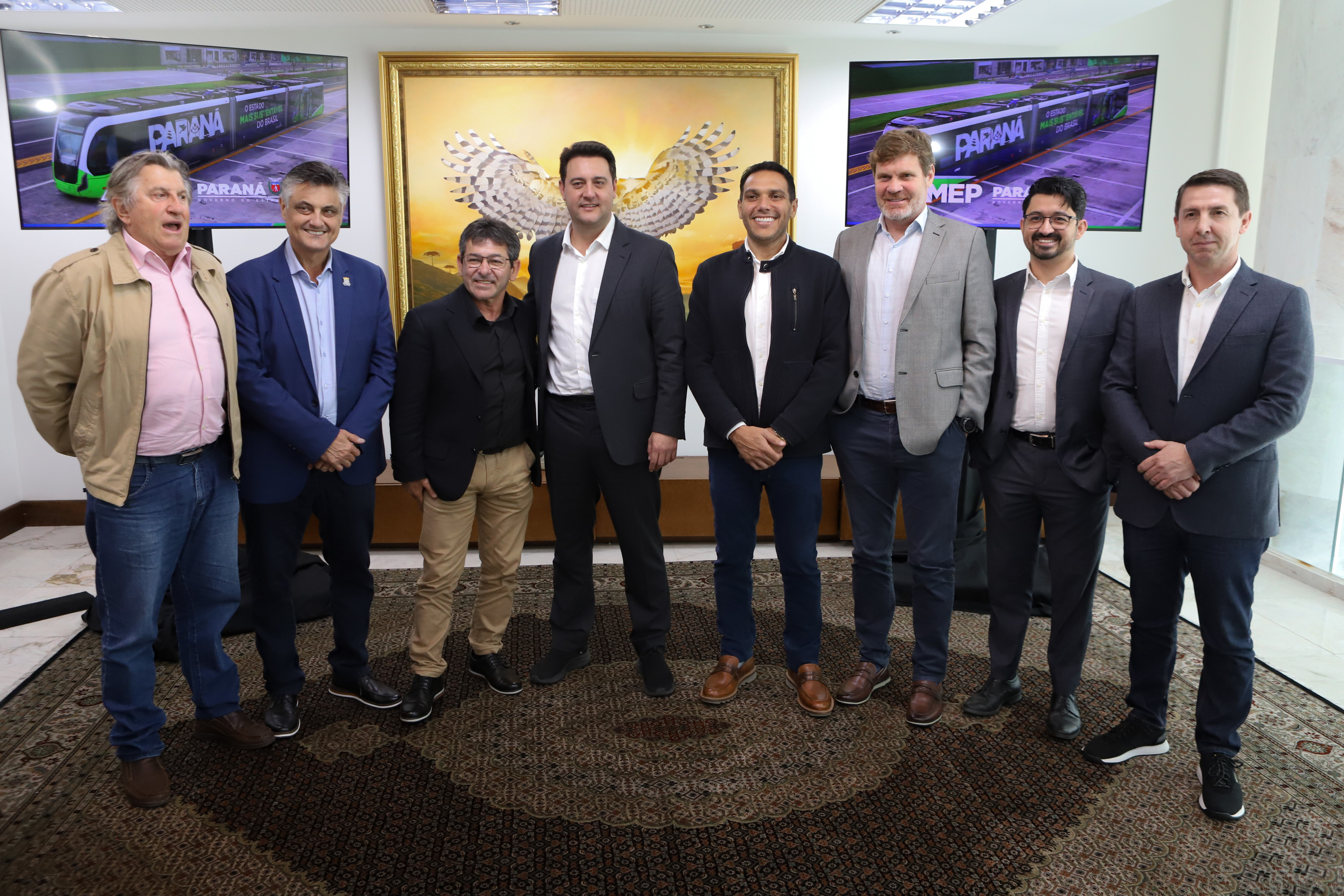 Ratinho Junior apresenta projeto inovador do transporte a prefeitos de Santa Catarina