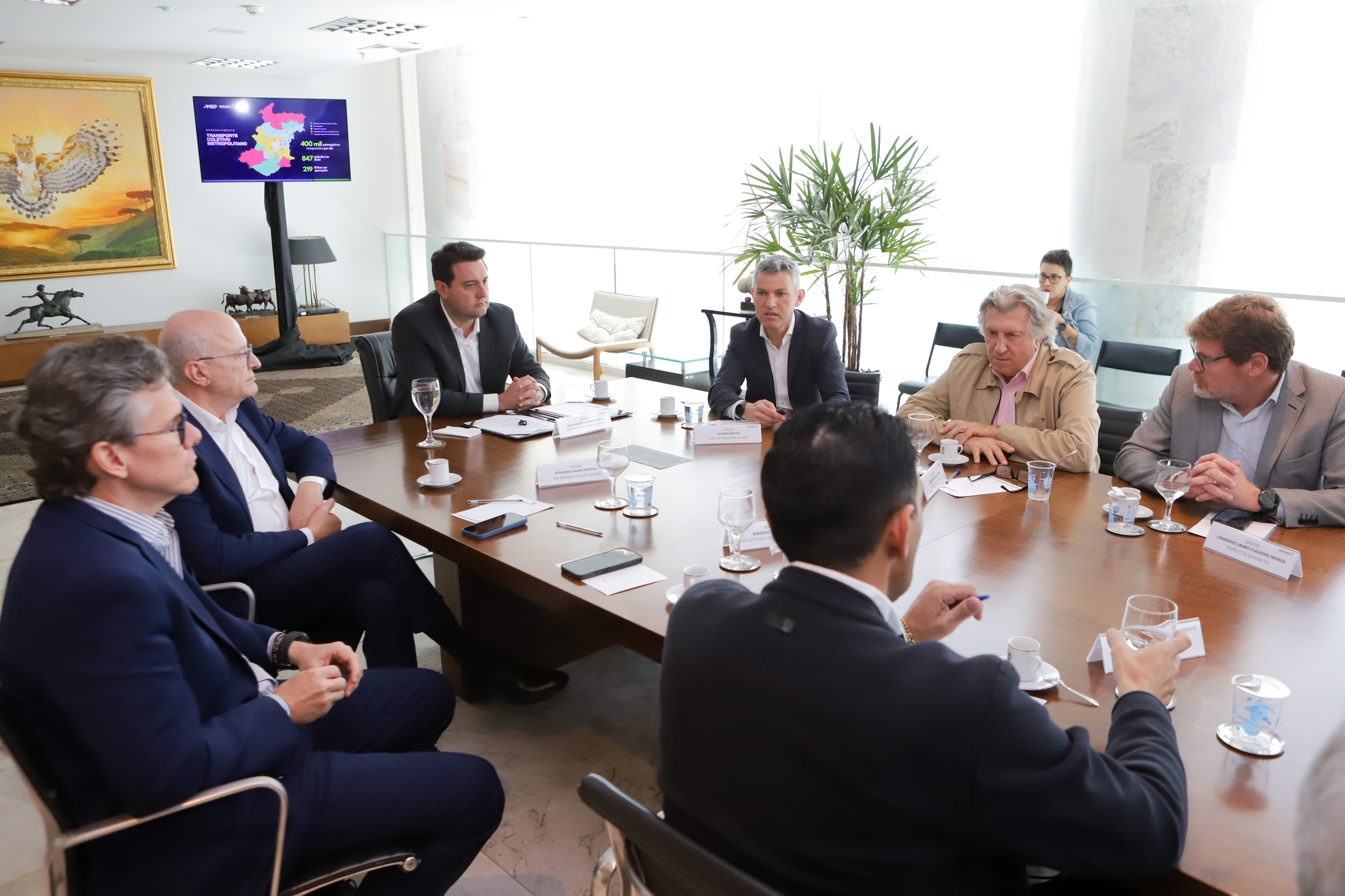 Ratinho Junior apresenta projeto inovador do transporte a prefeitos de Santa Catarina