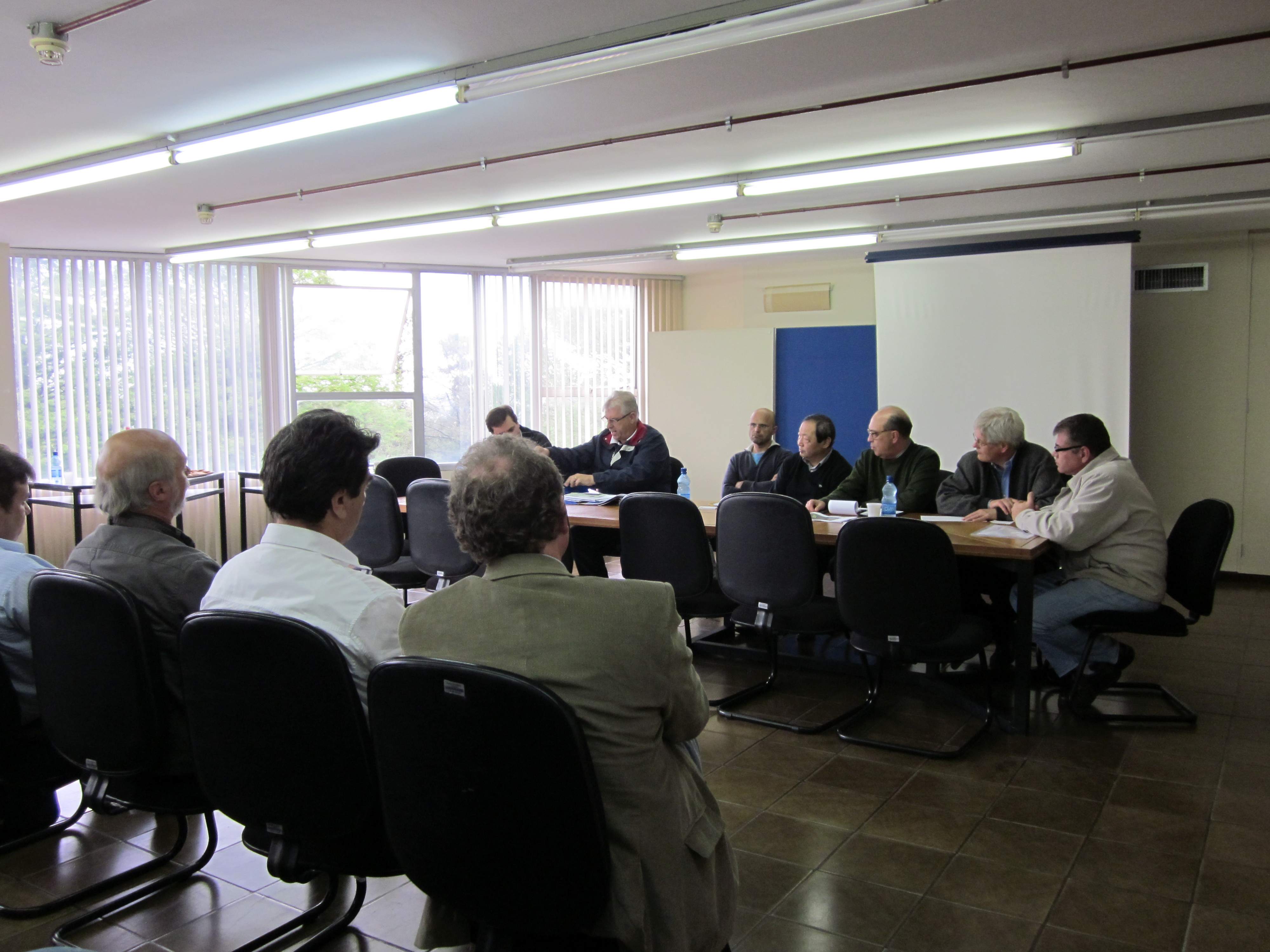 Reuniao na Comec para definir limpeza dos rios