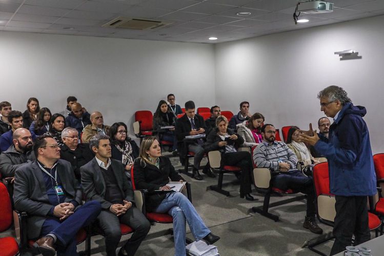 Foto da reunião com colaboradores da comec