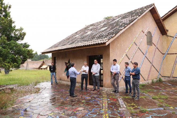 Equipe da Comec visita museu Sergius Erdelyi