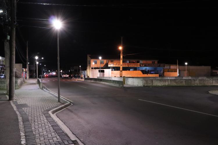 Foto da iluminação da Av. das Américas - Comec
