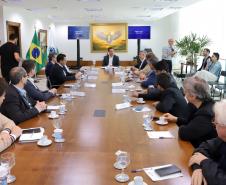 Ratinho Junior apresenta projeto inovador do transporte a prefeitos de Santa Catarina