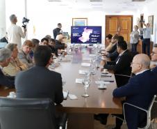 Ratinho Junior apresenta projeto inovador do transporte a prefeitos de Santa Catarina