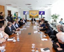 Ratinho Junior apresenta projeto inovador do transporte a prefeitos de Santa Catarina
