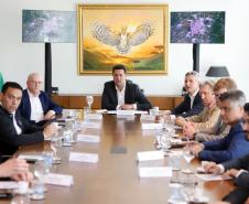 Ratinho Junior apresenta projeto inovador do transporte a prefeitos de Santa Catarina
