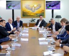 Ratinho Junior apresenta projeto inovador do transporte a prefeitos de Santa Catarina