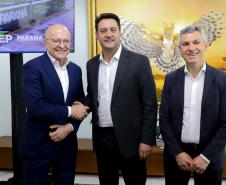 Ratinho Junior apresenta projeto inovador do transporte a prefeitos de Santa Catarina