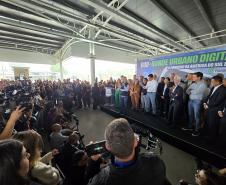 População se surpreende com tecnologia e aprova primeira viagem do Bonde Urbano Digital