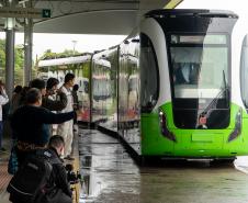 Primeiro na América do Sul: Bonde Urbano Digital começa a operar entre Pinhais e Piraquara