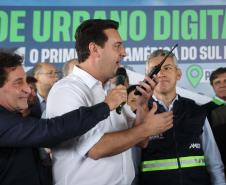 Primeiro na América do Sul: Bonde Urbano Digital começa a operar entre Pinhais e Piraquara