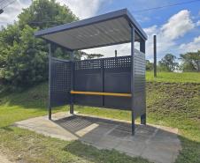 Estado conclui entrega de 1.200 abrigos de ponto de ônibus para 75 municípios do Paraná