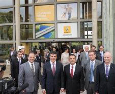 O governador Beto Richa e o presidente mundial do grupo Renault-Nissan, Carlos Ghosn, visitam a planta da montadora que receberá investimento de R$ 1,5 bilhão.Curitiba, 05/10/2011.Foto: Ricardo Almeida / AENotícias