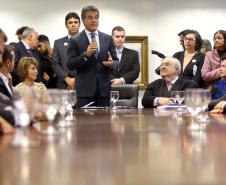 O convênio é com a Secretaria da Infraestrutura e Logística e foi assinado pelo governador Beto Richa e o prefeito Rafael Greca.