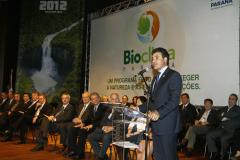 O governador Beto Richa lançou no dia 24 de abril, em Curitiba, o programa Bioclima Paraná, um conjunto de medidas voltadas para a conservação e a restauração da biodiversidade que pretende transformar o Estado em referência na busca pelo equilíbrio ecológico e controle das mudanças climáticas. 