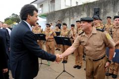 O governador Beto Richa e o prefeito de Curitiba, Luciano Ducci, instalaram oficialmente no dia 07 de maio a segunda Unidade Paraná Seguro (UPS) de Curitiba, no Parolin, bairro que tem a mais antiga ocupação irregular da capital. A região foi ocupada na semana passada pelas forças policiais do Estado, com apoio da Guarda Municipal. 