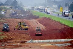 Em julho de 2013 estará concluída a duplicação da BR-277 no contorno de Campo Largo, na Região Metropolitana de Curitiba, de acordo com a informação da Concessionária CCR RodoNorte repassada no dia 24 de maio ao secretário de Infraestrutura e Logística, José Richa Filho.