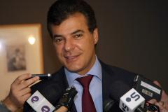 O governador Beto Richa autorizou no dia 19 de junho a formalização de convênios entre o Governo do Estado com hospitais e municípios para repasses que somam R$ 34 milhões. Os recursos vão reforçar o atendimento de saúde pública prestado em Curitiba, São José dos Pinhais, Guaratuba e Santo Antônio da Platina.