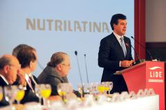 O governador Beto Richa assinou no dia 14 de agosto protocolo de intenções com o diretor-superintendente da Nutrilatina, Marcello Lauer, para enquadrar um investimento de R$ 39,5 milhões da empresa no programa Paraná Competitivo
