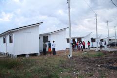 Famílias ocupando suas casas no Jardim Marambaia 