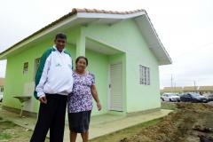 A Companhia de Habitação do Paraná (Cohapar) realizou no dia 12 de setembro o sorteio de 27 casas do Guarituba, em Piraquara, para famílias cadastradas no Programa de Aceleração do Crescimento (PAC), uma ação conjunta dos governos federal e estadual. As moradias são destinadas aos últimos residentes na área onde será construído um parque linear. 