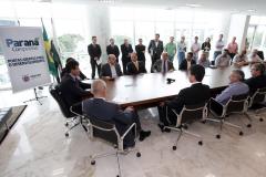 A assinatura de dois novos protocolos para instalação e ampliação de unidades industriais nas últimas semanas elevou para R$ 20 bilhões o volume de investimentos confirmados no Estado com incentivos do programa Paraná Competitivo