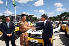 O governador Beto Richa entregou no dia 28 de janeiro, 41 novas viaturas modelo Duster para a Polícia Militar e outras sete caminhonetes Frontier para a Defesa Civil. Destes, 11 serão alocados na Região Metropolitana de Curitiba (RMC). 