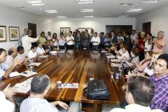 O secretário-chefe da Casa Civil, Luiz Eduardo Sebastiani, e o subchefe da Casa Civil, Guto Silva, reuniram-se no dia 31 de janeiro com dirigentes da Federação Comunitária das Associações de Moradores de Curitiba e Região Metropolitana (Femoclam) 