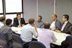 O Governo do Estado – por meio da Secretaria do Desenvolvimento Urbano e da Coordenadoria da Região Metropolitana de Curitiba (Comec) - a Urbanização de Curitiba (Urbs) e Associação dos Municípios da Região Metropolitana de Curitiba (Assomec) fecharam acordo no dia 27 de março para realizar uma pesquisa inédita sobre a origem e o destino dos passageiros que utilizam a Rede Integrada de Transporte (RIT