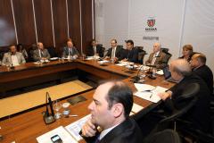 O Governo do Paraná realizou no dia 09 de abril, no Gabinete de Gestão e Informações (GGI), no Palácio Iguaçu, a primeira reunião do novo comitê do programa Paraná Competitivo, que passa a contar com a atuação de dez secretarias estaduais e com novas linhas de ação. 