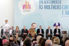 O governador em exercício Flávio Arns e a secretária estadual da Família e Desenvolvimento Social, Fernanda Richa, apresentaram no dia 20 de maio, em Curitiba, a campanha Viva a Infância.