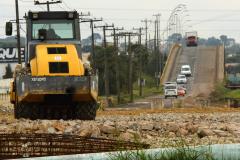 O Governo do Estado está realizando obras na Avenida das Torres, principal via de ligação entre Curitiba e o Aeroporto internacional Afonso Pena, em São José dos Pinhais.