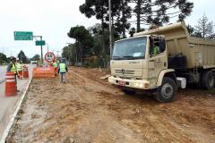 Já começaram as obras para aumentar o número de pistas da Rodovia da Uva (PR-417), que liga Curitiba ao município de Colombo, na região metropolitana.