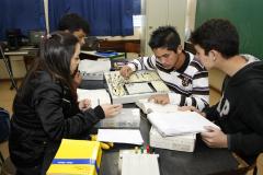 Quatro colégios estaduais de Curitiba que oferecem cursos técnicos profissionalizantes junto com o ensino médio começam o primeiro trimestre de 2014 com obras de ampliação.
