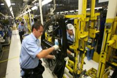 A produção da indústria paranaense cresceu 12,2% em novembro de 2013, no comparativo com o mesmo mês de 2012, segundo pesquisa do IBGE.