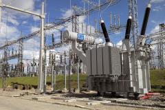 A Copel concluiu mais uma obra na rede de transmissão de energia de Curitiba. Foram investidos R$ 11,5 milhões na subestação Uberaba, que opera na tensão de 230 mil volts (kV) e passa a contar com dois novos transformadores. A ampliação proporciona um aumento da oferta de energia na parte leste da capital e municípios vizinhos.Foto: Divulgação Copel