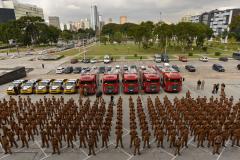 A segurança pública do Paraná ganha o reforço de mais 2.500 novos policiais e bombeiros militares. Destes, 917 policiais e bombeiros vão atuar em Curitiba, Região Metropolitana e Litoral.