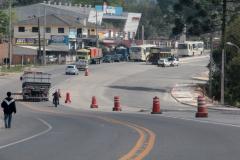 A duplicação da Rodovia da Uva (PR-417), entre Curitiba e Colombo, está com 50% dos serviços de pavimentação concluídos.
