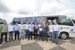 O Governo do Paraná entregou no dia 11 de março ao Consórcio Metropolitano de Saúde do Paraná (Comesp) três ônibus para o transporte de pacientes que precisam se deslocar para tratamentos de saúde