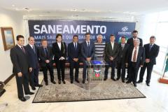 O governador Beto Richa e o presidente da Sanepar, Mounir Chaowiche, assinaram no dia 22 de abril ordens de serviço para obras de saneamento em Curitiba, Almirante Tamandaré, Araucária, Colombo, Ribeirão do Pinhal, Tamarana e Terra Boa. 