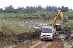 Obras de terraplanagem do Parque Palmital, em Pinhais.