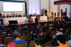 O governador Beto Richa abriu o evento de comemoração ao Dia do Rio Iguaçu e destacou a importância da preservação do maior rio paranaense, com 1.300 quilômetros de extensão, uma bacia de 70 mil quilômetros quadrados, que nasce na região de Curitiba e deságua no rio Paraná, em Foz do Iguaçu.