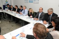 Vice-governadora Cida Borghetti e o presidente da Sanepar, Mounir Schaowiche na 1° Reunião de 2016 do Grupo Gestor de Revitalização do Rio Iguaçu.