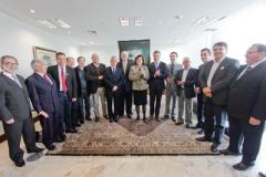 Governador Beto Richa assina contratos entre os municípios de Quatro Barras, Colombo, Araucária, Campo Largo e Pato Branco e o BRDE. Participaram, os diretores do BRDE e da Fomento, prefeitos e demais autoridades. 