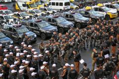 A operação reforçou o policiamento cotidiano, já existente e que continua atuando. Agora, são mais 250 militares estaduais, 50 motocicletas, 45 viaturas e os módulos móveis. 
