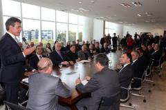 A cerimônia foi realizada no Palácio do Iguaçu, com a presença de várias autoridades. 