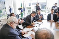 O evento foi realizado no Palácio Iguaçu com a presença dos prefeitos da RMC. 