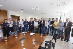 Prefeitos da RMC, o secretario da SEDU, João Carlos Ortega e o presidente da Comec, Omar Akel  participaram do evento com o governador Beto Richa.