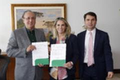 O prefeito de Rio Negro Milton Paizani, a governadora Cida Borghetti e o deputado Alexandre Curi.